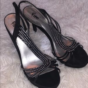 Fiona hourglass silhouette heels.